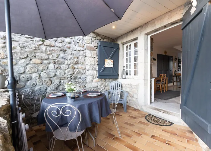 Maisonnette De Charme Bord Ardeche アパート Lanas